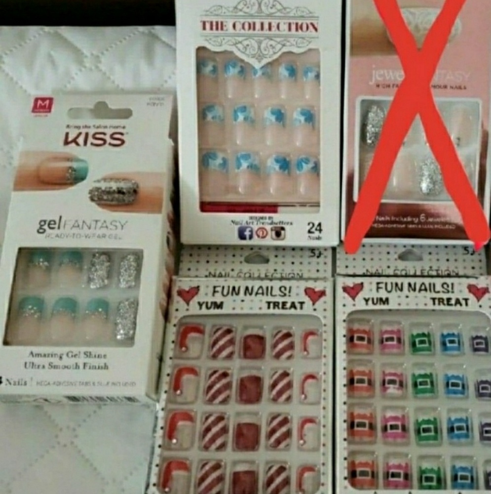 Kiss nail Bundle!! Price Drop❤